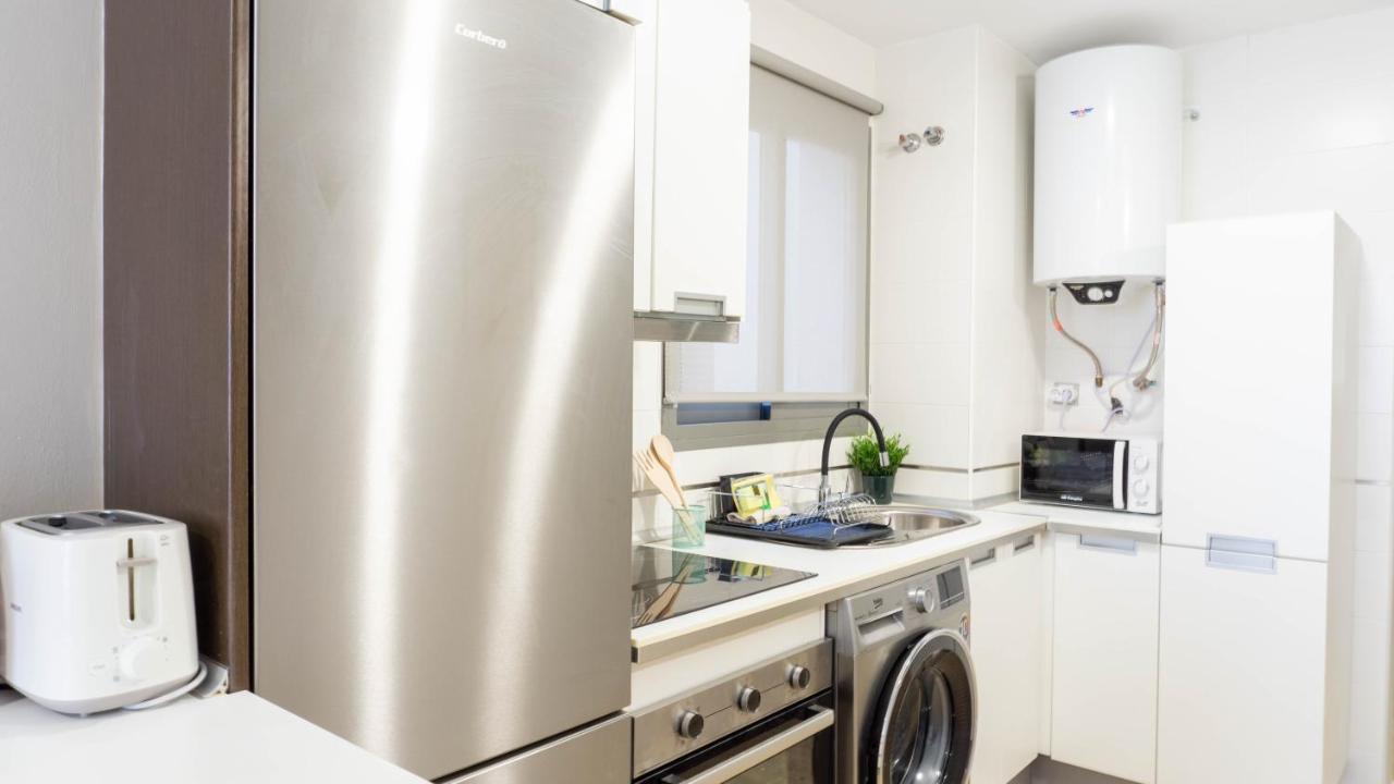 Luxury Apartment Dos Aceras Малага Екстериор снимка