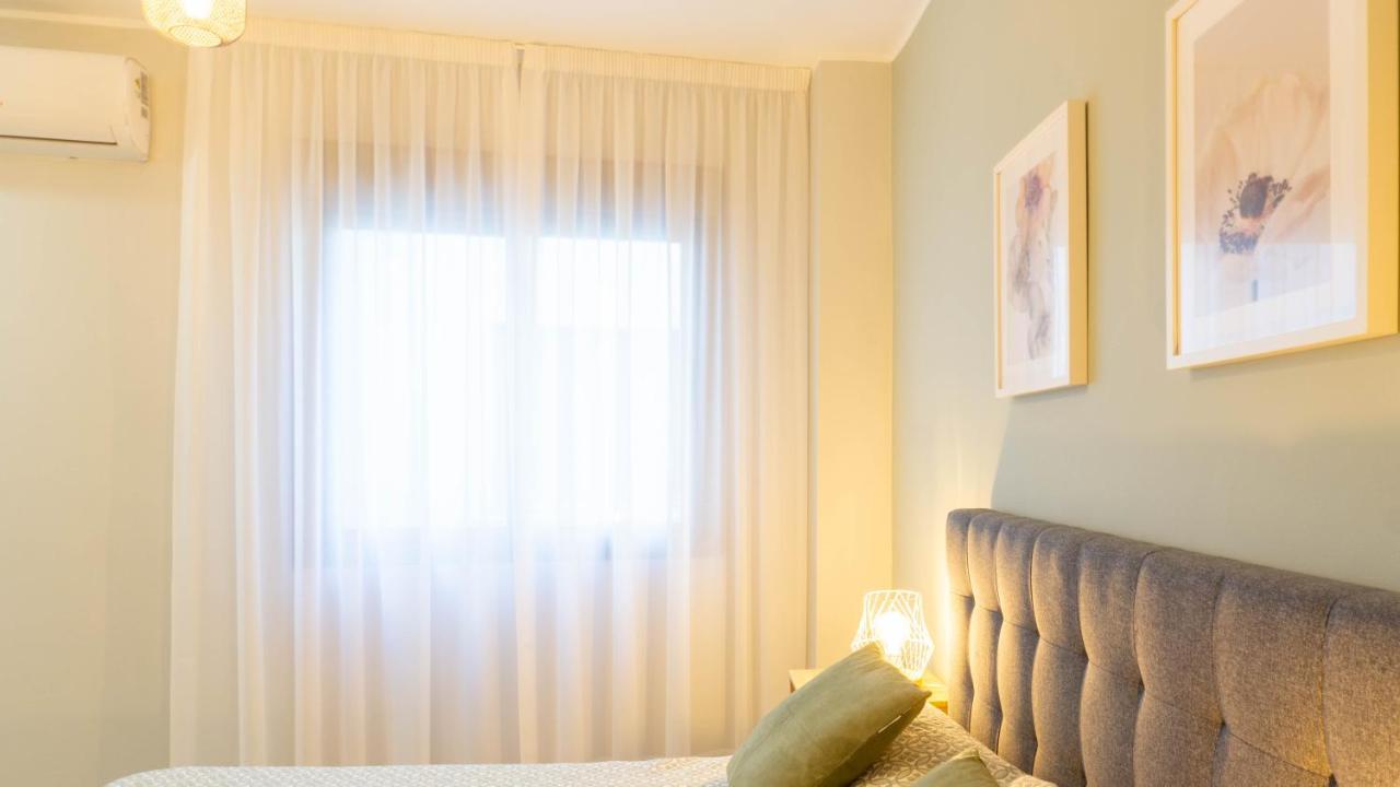 Luxury Apartment Dos Aceras Малага Екстериор снимка