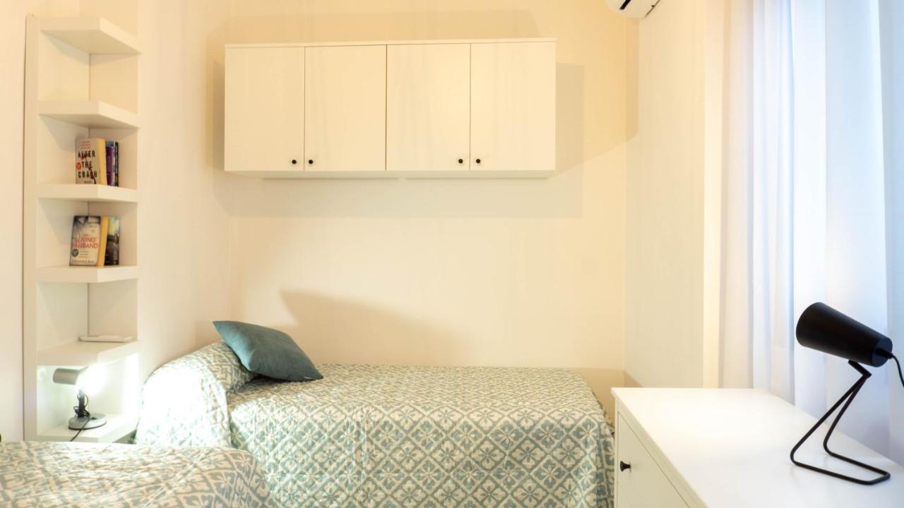 Luxury Apartment Dos Aceras Малага Екстериор снимка