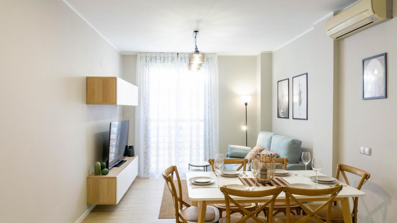 Luxury Apartment Dos Aceras Малага Екстериор снимка