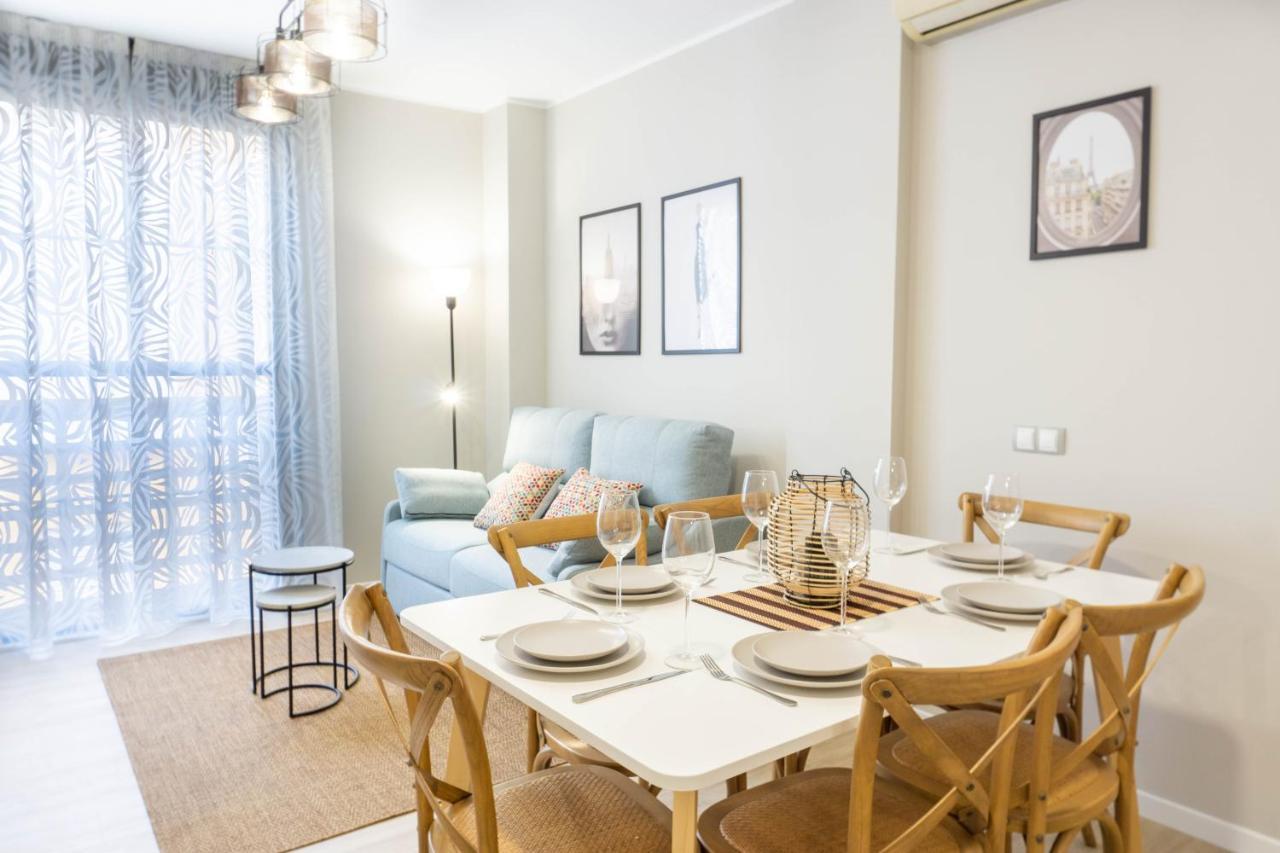 Luxury Apartment Dos Aceras Малага Екстериор снимка